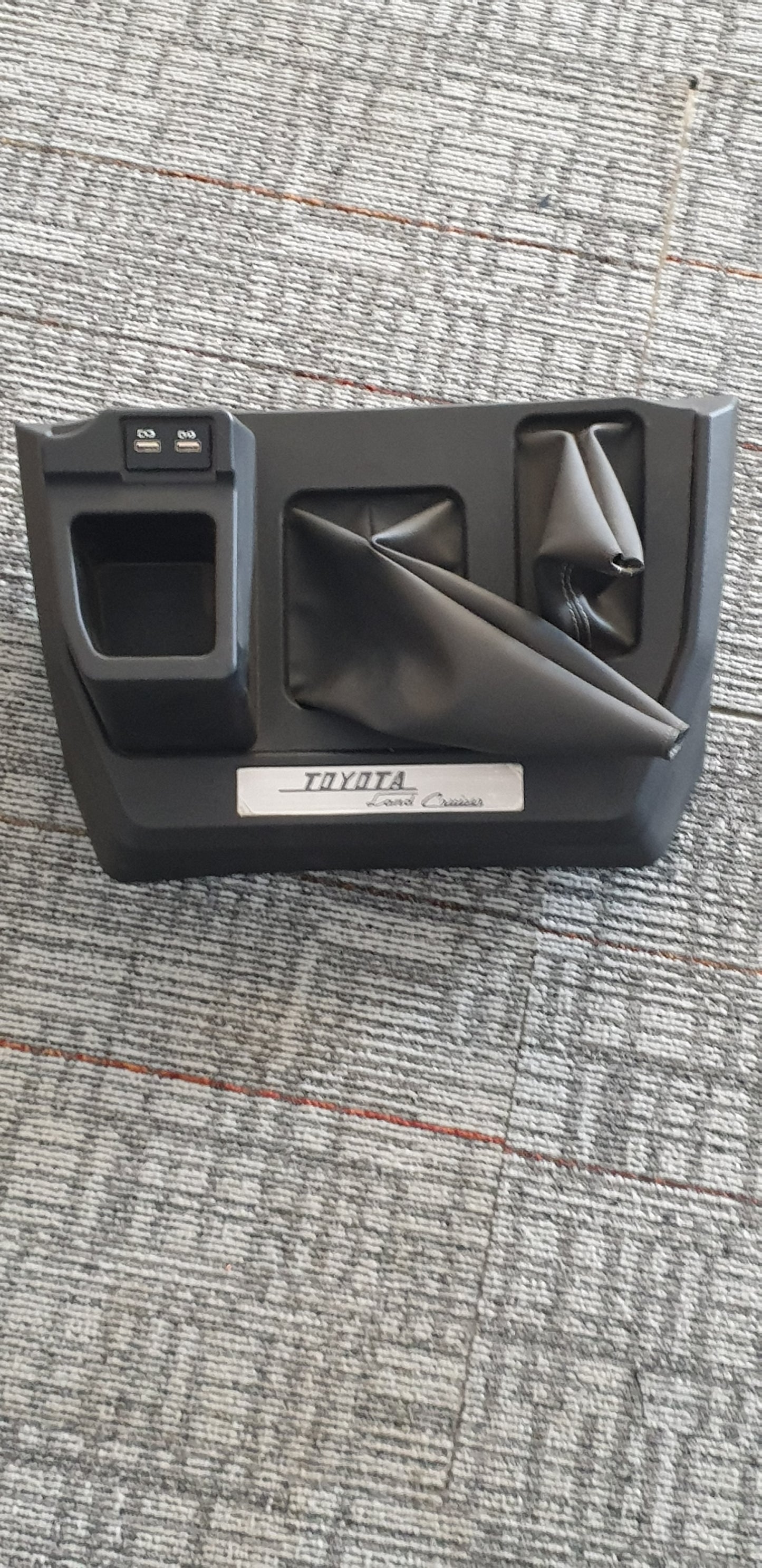 LC-79 center console