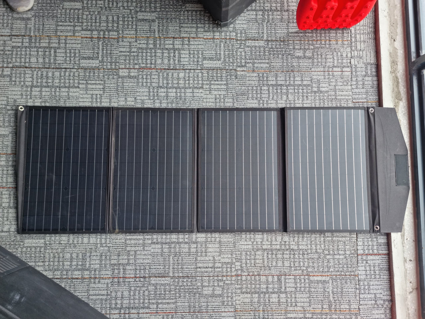 100 WT solar panel foldable