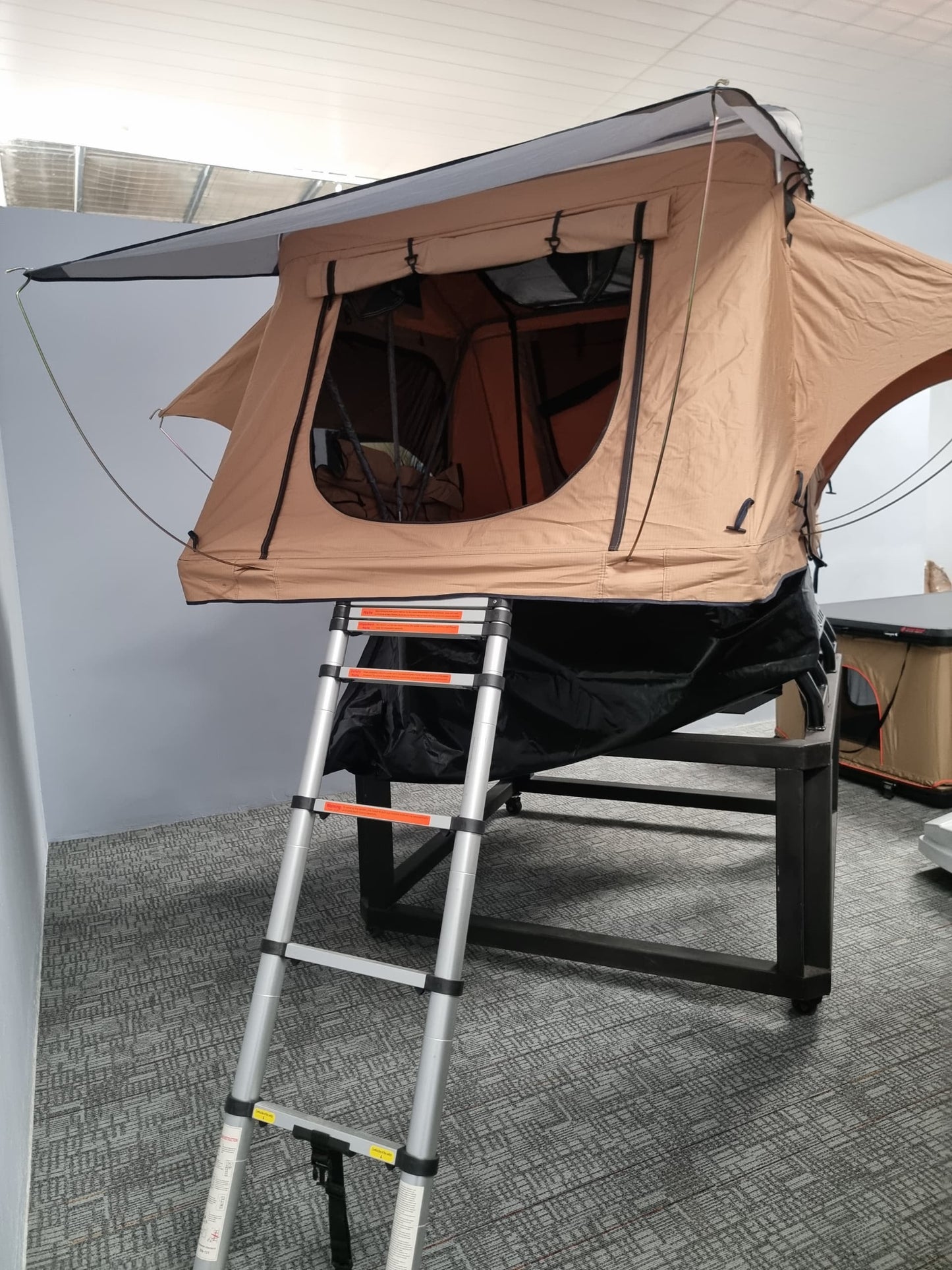 Roof top tent (RTT1)