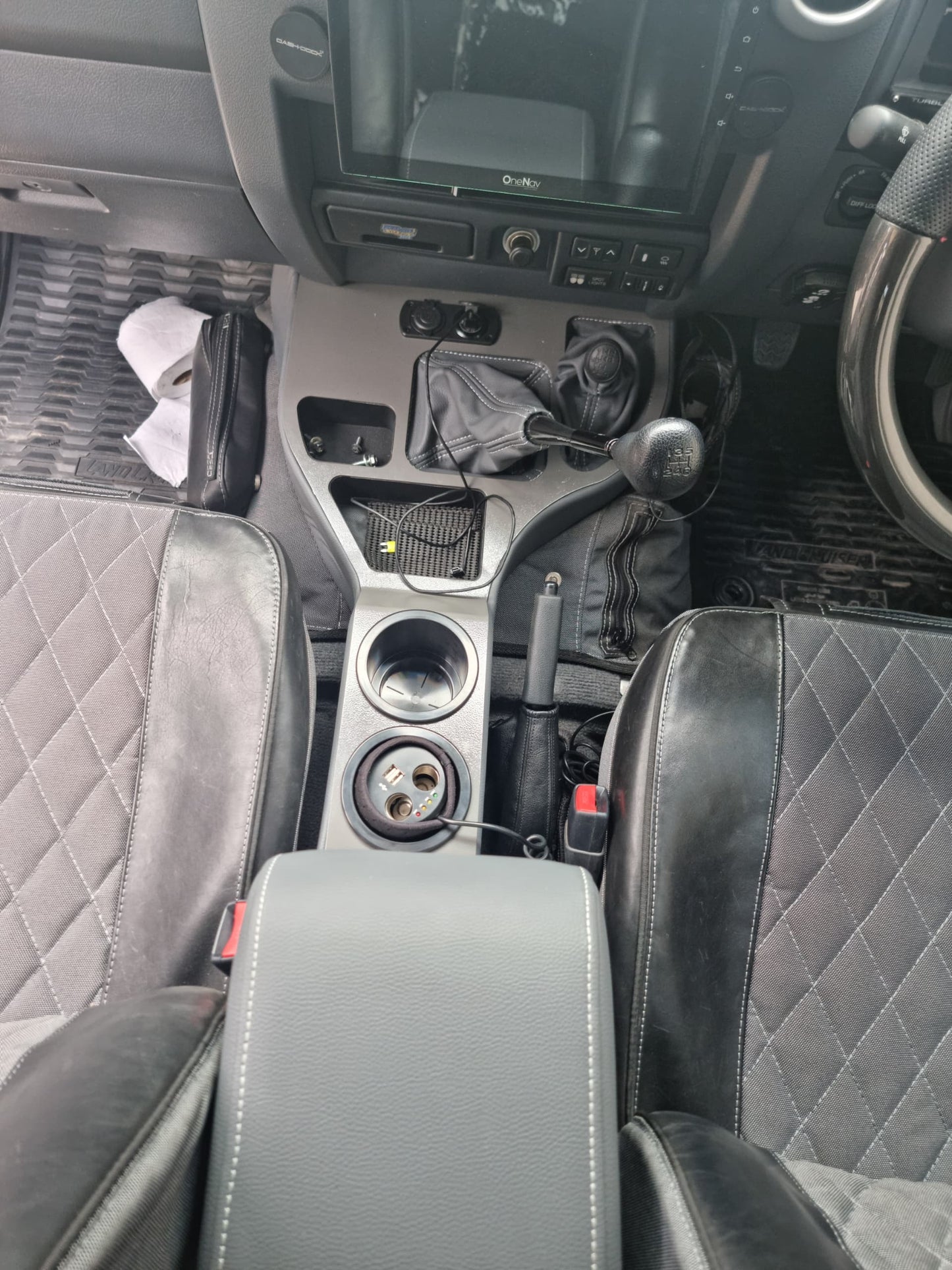 Centre Console for LC-70 double cab