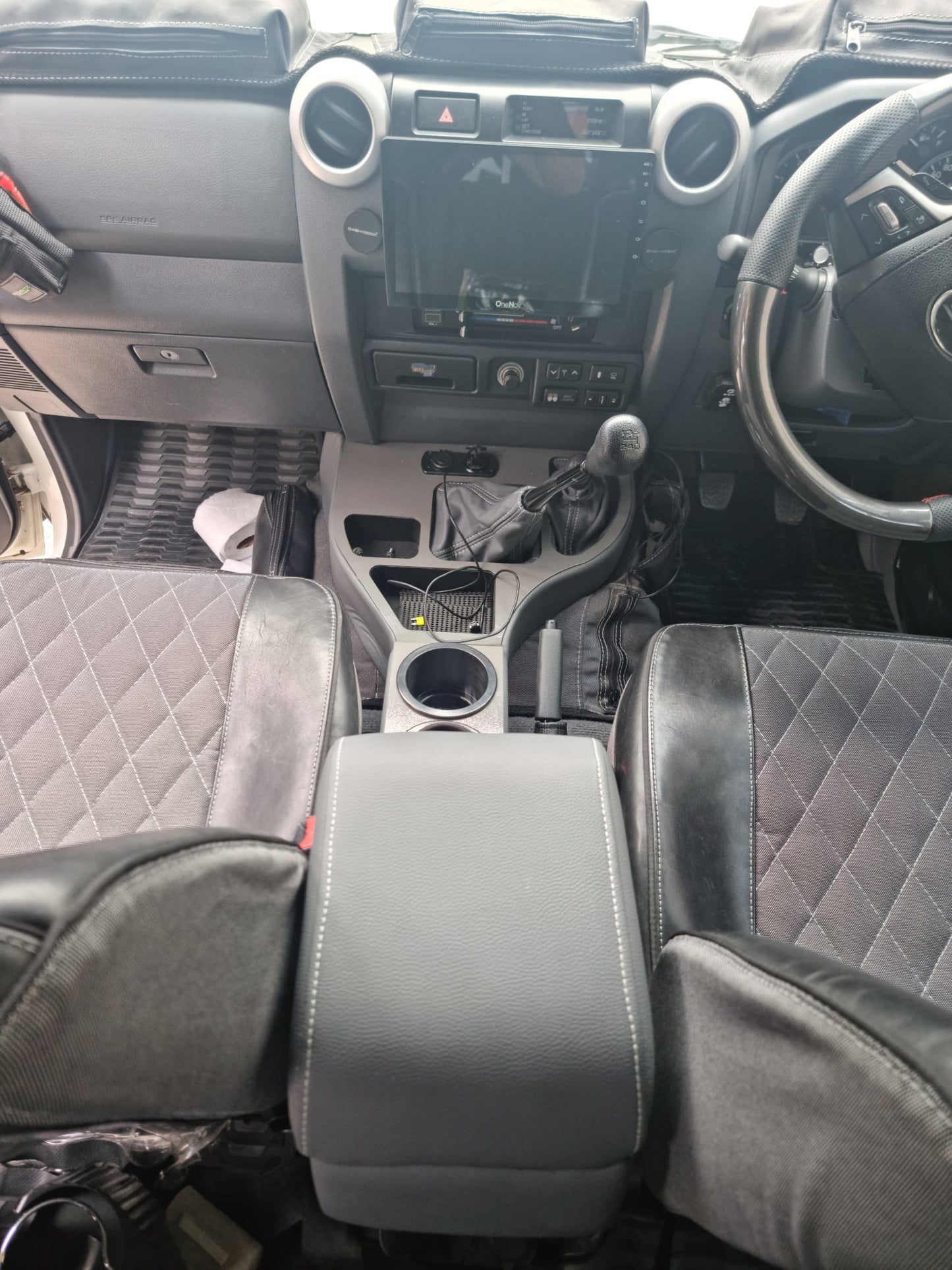 Centre Console for LC-70 double cab