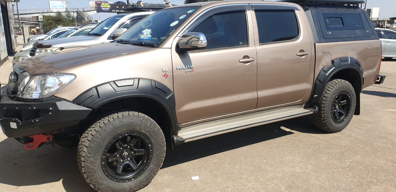 Hilux Vigo Fender Flairs